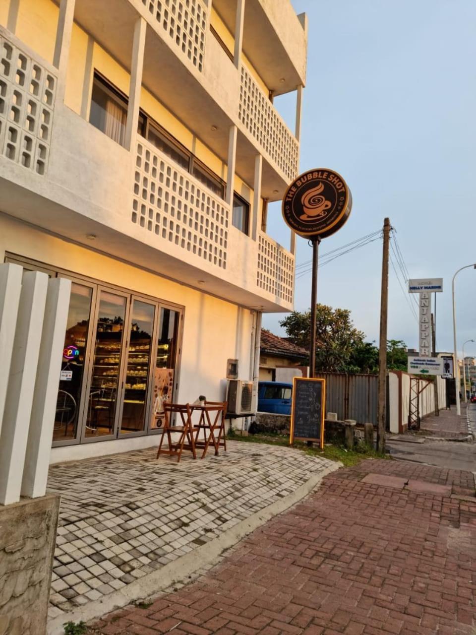 Four Petals Inn Colombo Exterior foto