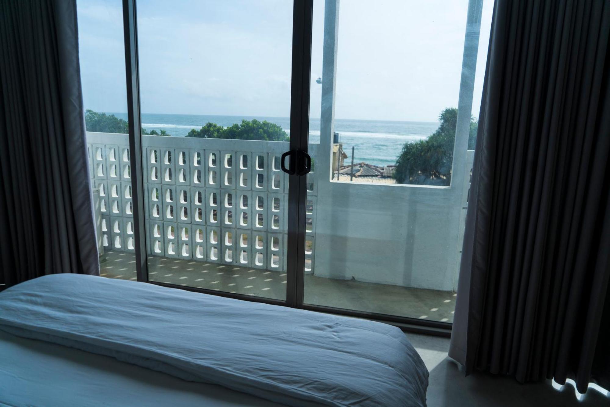 Four Petals Inn Colombo Exterior foto