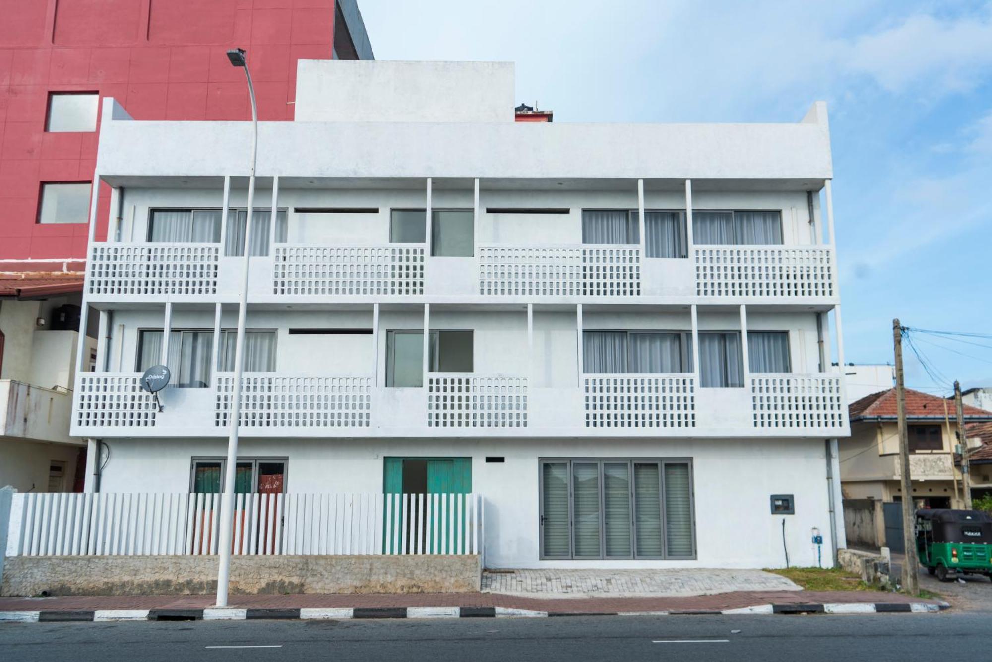 Four Petals Inn Colombo Exterior foto